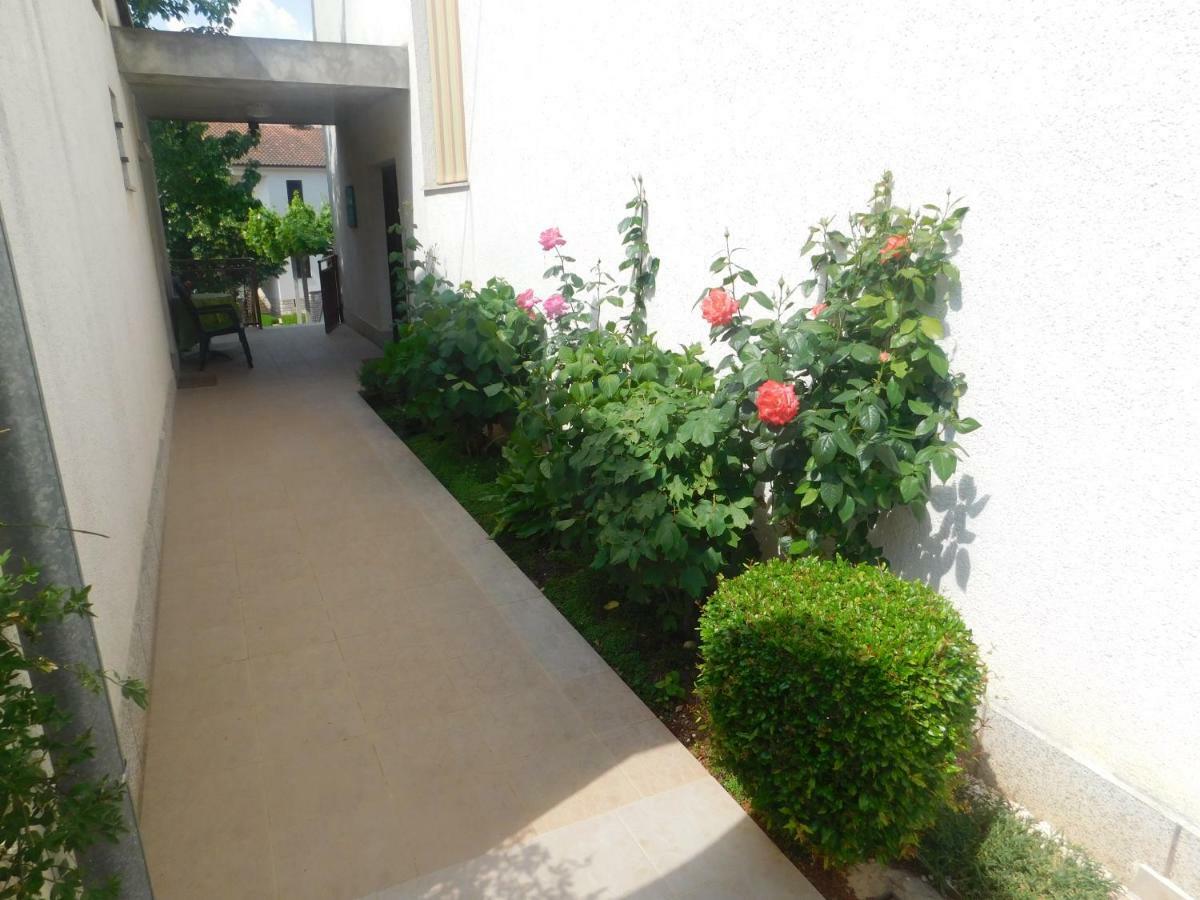 Apartment Artusi بولا المظهر الخارجي الصورة